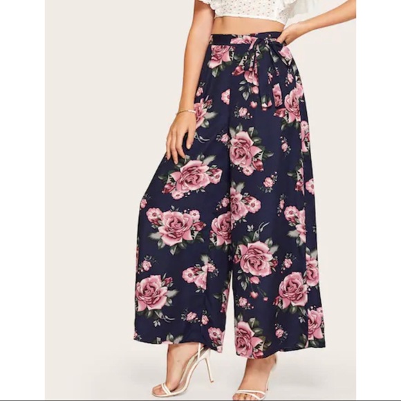Belted Floral Pattern Wide Leg Pants - Picture 3 of 5